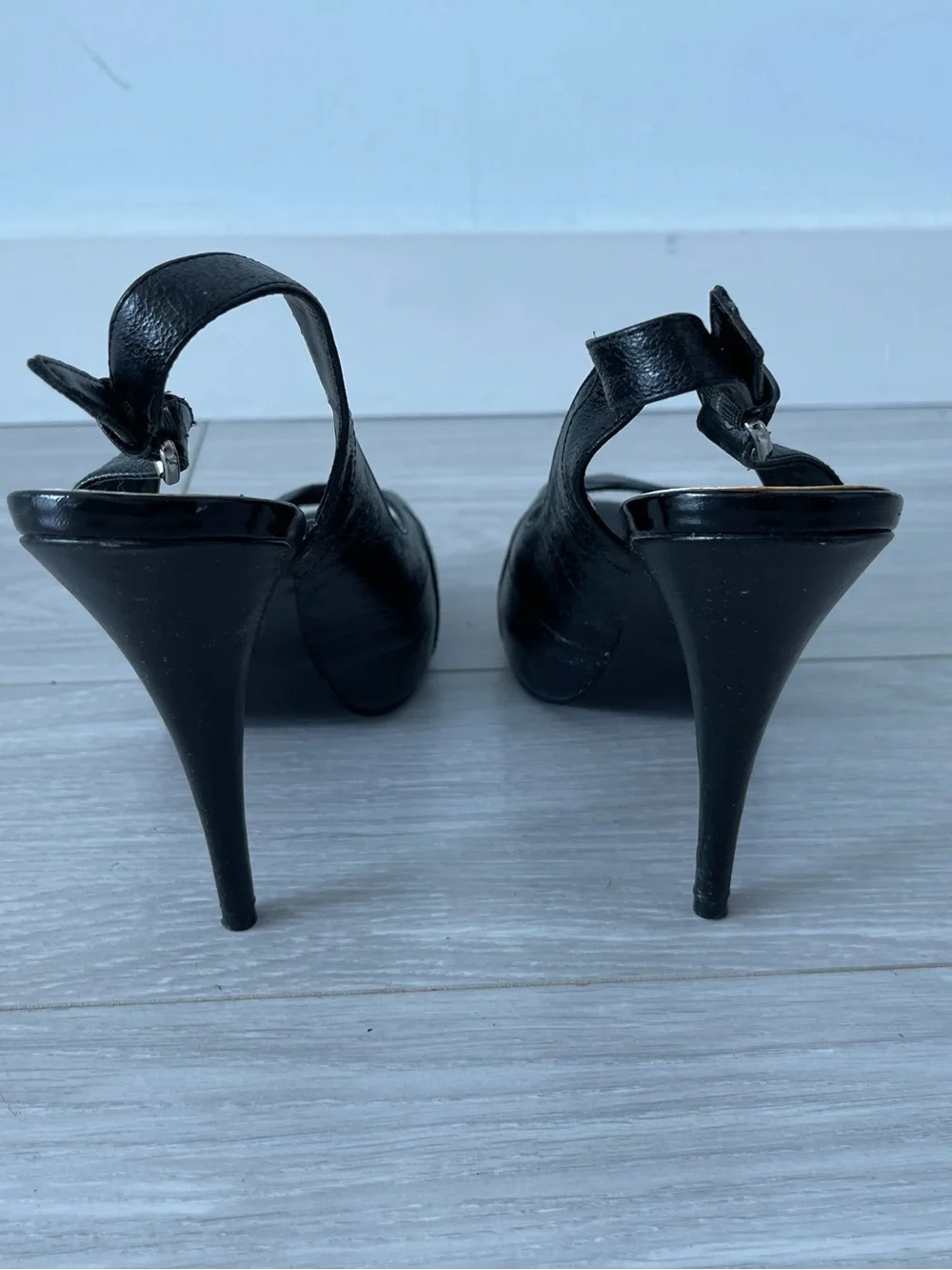 Steve Madden Black Crisscross Peep-Toe Slingback Leather Heels Size 9.5